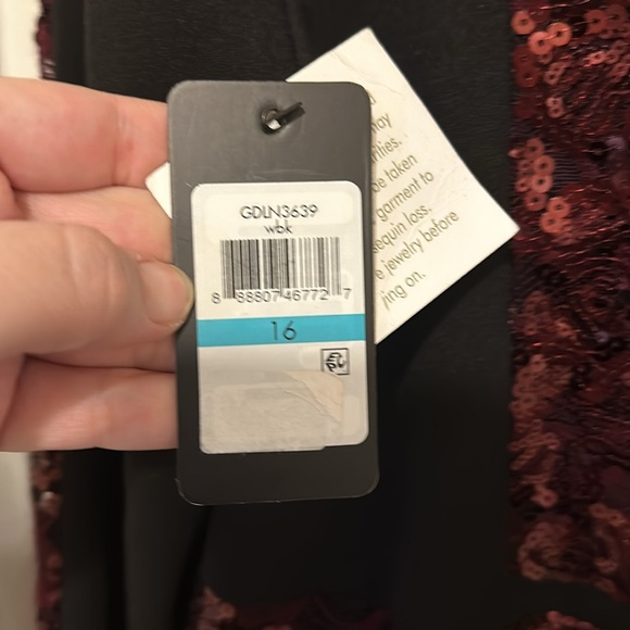 NWT, Gorgeous Guess sequin long sleeve dress, size 16 - Picture 8 of 8